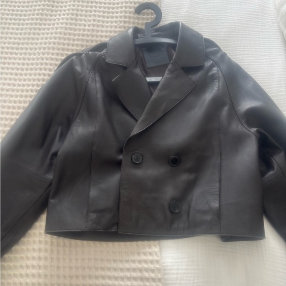 Massimo Dutti cropped leather trench - Picture 3 of 5